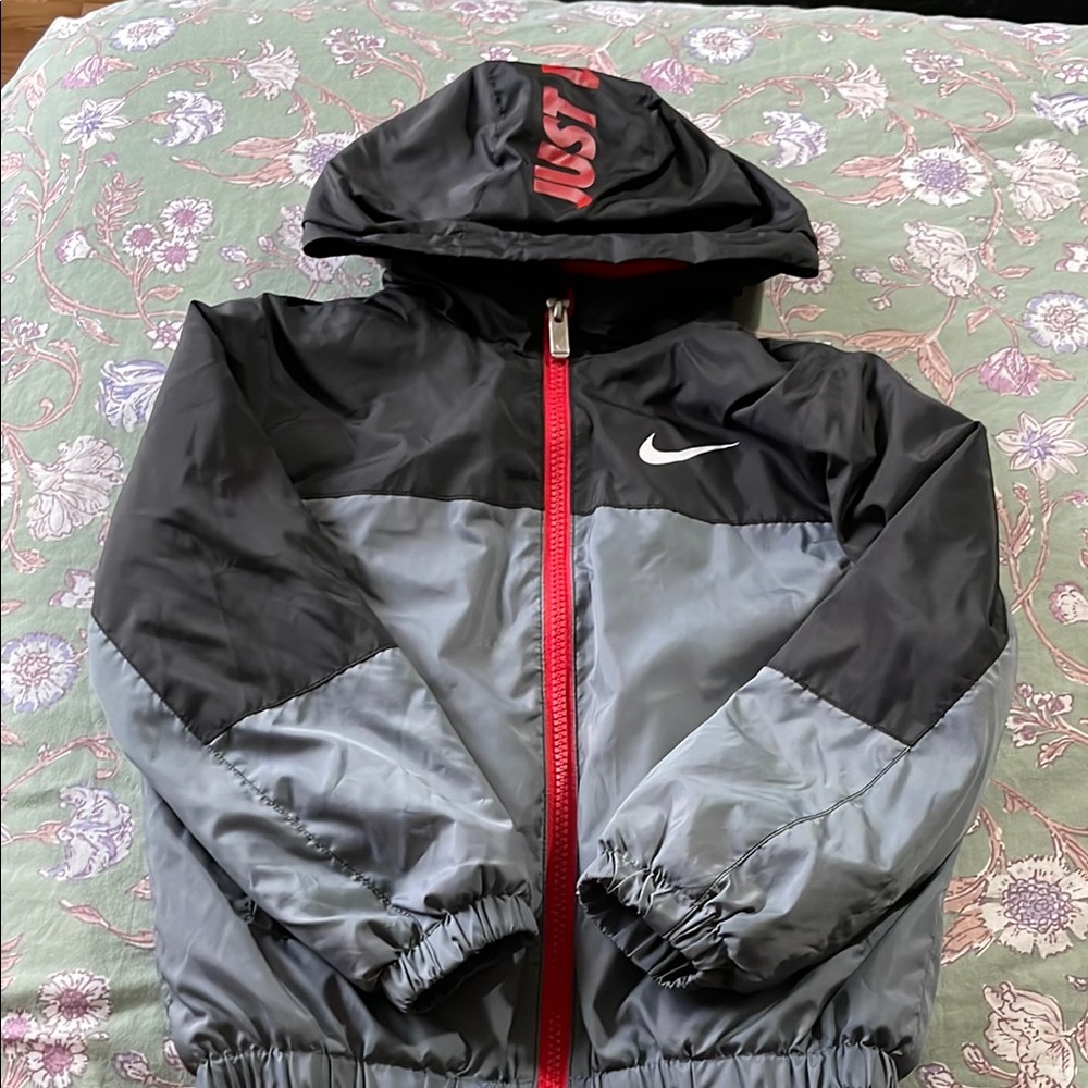 Nike Black and Gray Raincoat with Hood and Water-Resistant Fabric